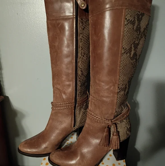 Size 10 Fabianelli Boots & Size 10 Red Charles David Heels - Picture 2 of 11